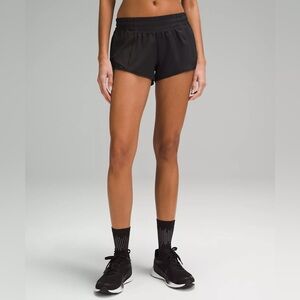 Lululemon Hotty Hot Low-Rise Lined Short 2.5"